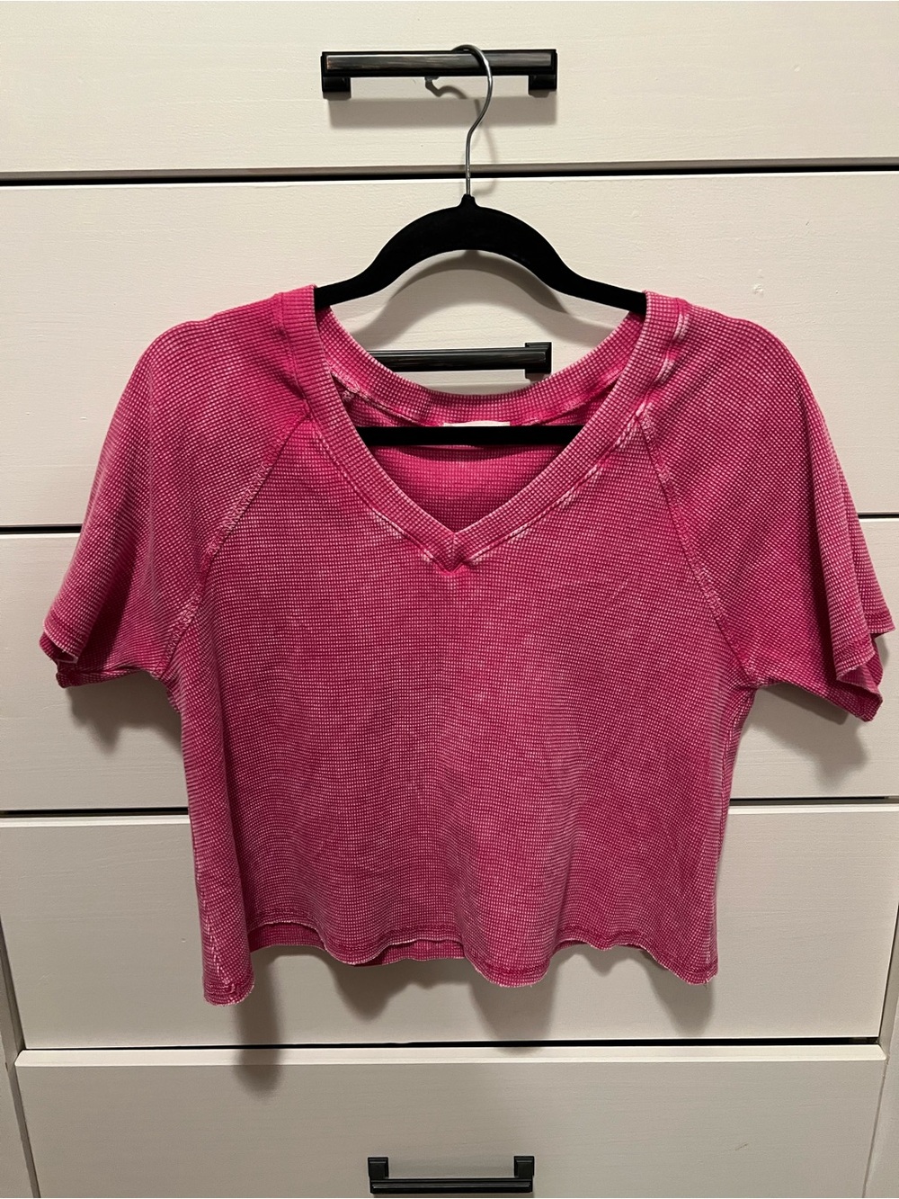 Altar'd State Pink V-Neck Cropped Short Sleeve Top